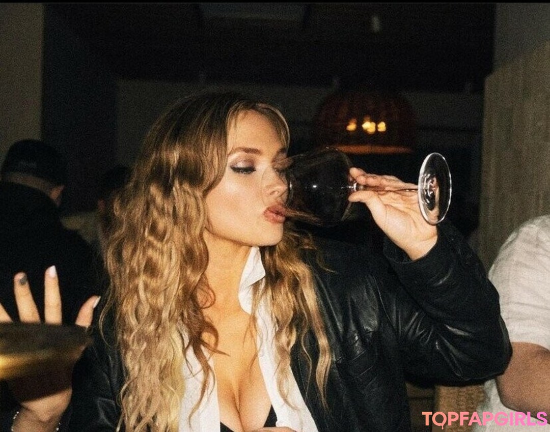Foto desnuda filtrada de OnlyFans de Natalie Alyn Lind #248 Foto desnuda filtrada de OnlyFans de Natalie Alyn Lind #248