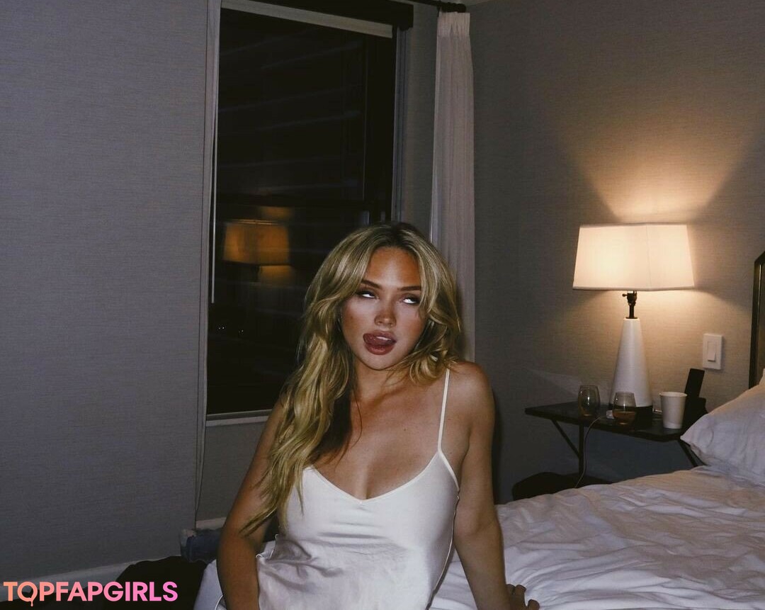 Foto desnuda filtrada de OnlyFans de Natalie Alyn Lind #337 Foto desnuda filtrada de OnlyFans de Natalie Alyn Lind #337