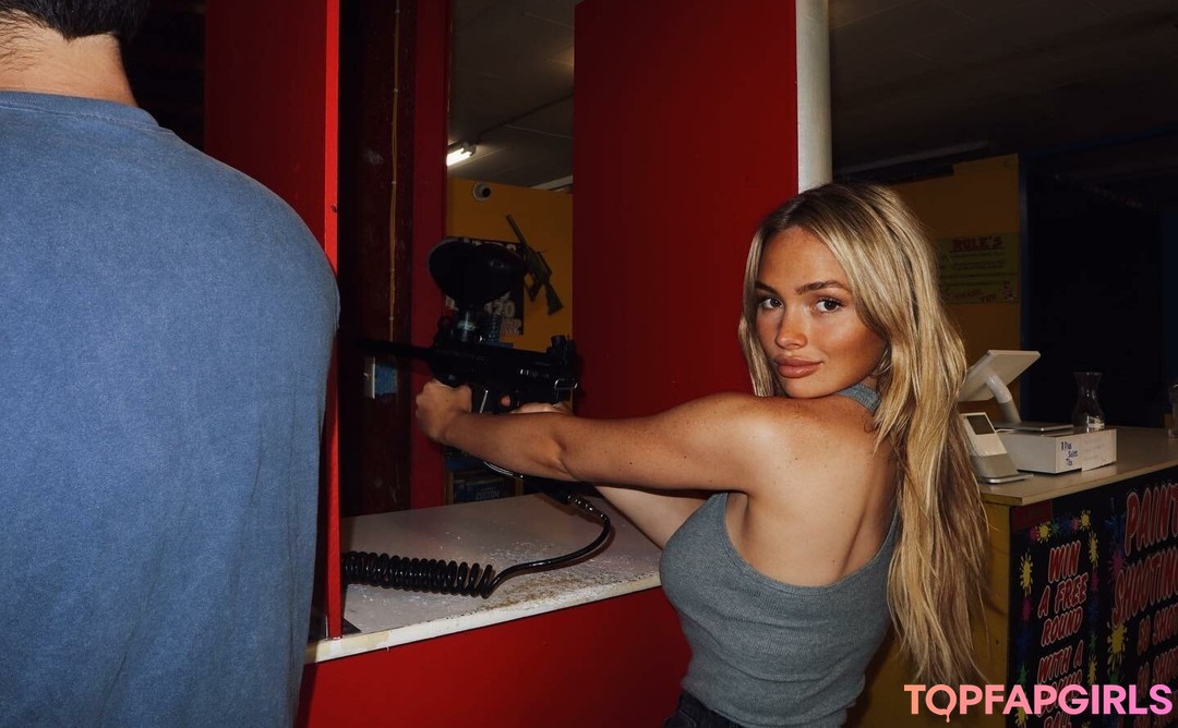 Foto desnuda filtrada de OnlyFans de Natalie Alyn Lind #352 Foto desnuda filtrada de OnlyFans de Natalie Alyn Lind #352