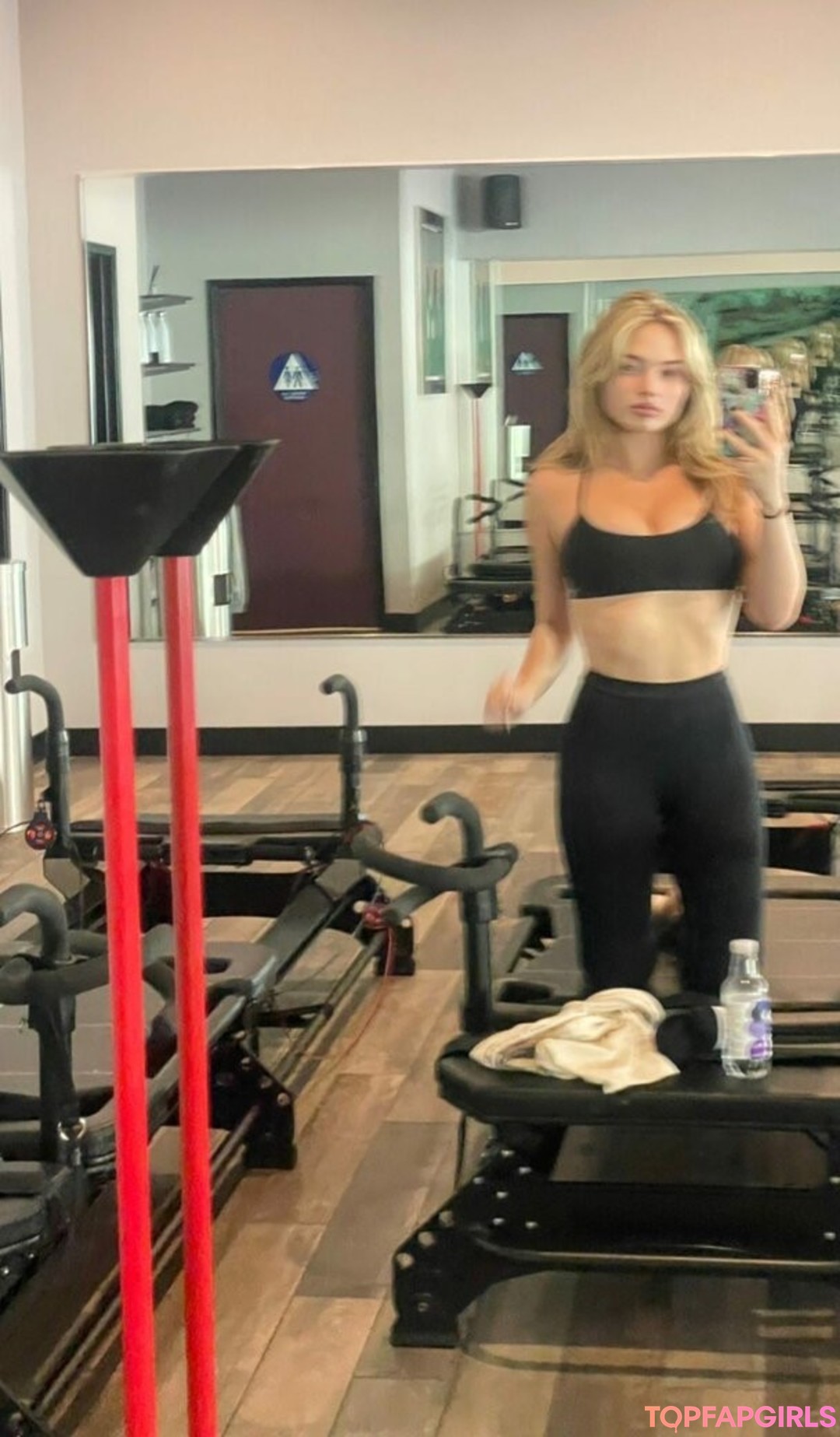 Foto desnuda filtrada de OnlyFans de Natalie Alyn Lind #376 Foto desnuda filtrada de OnlyFans de Natalie Alyn Lind #376