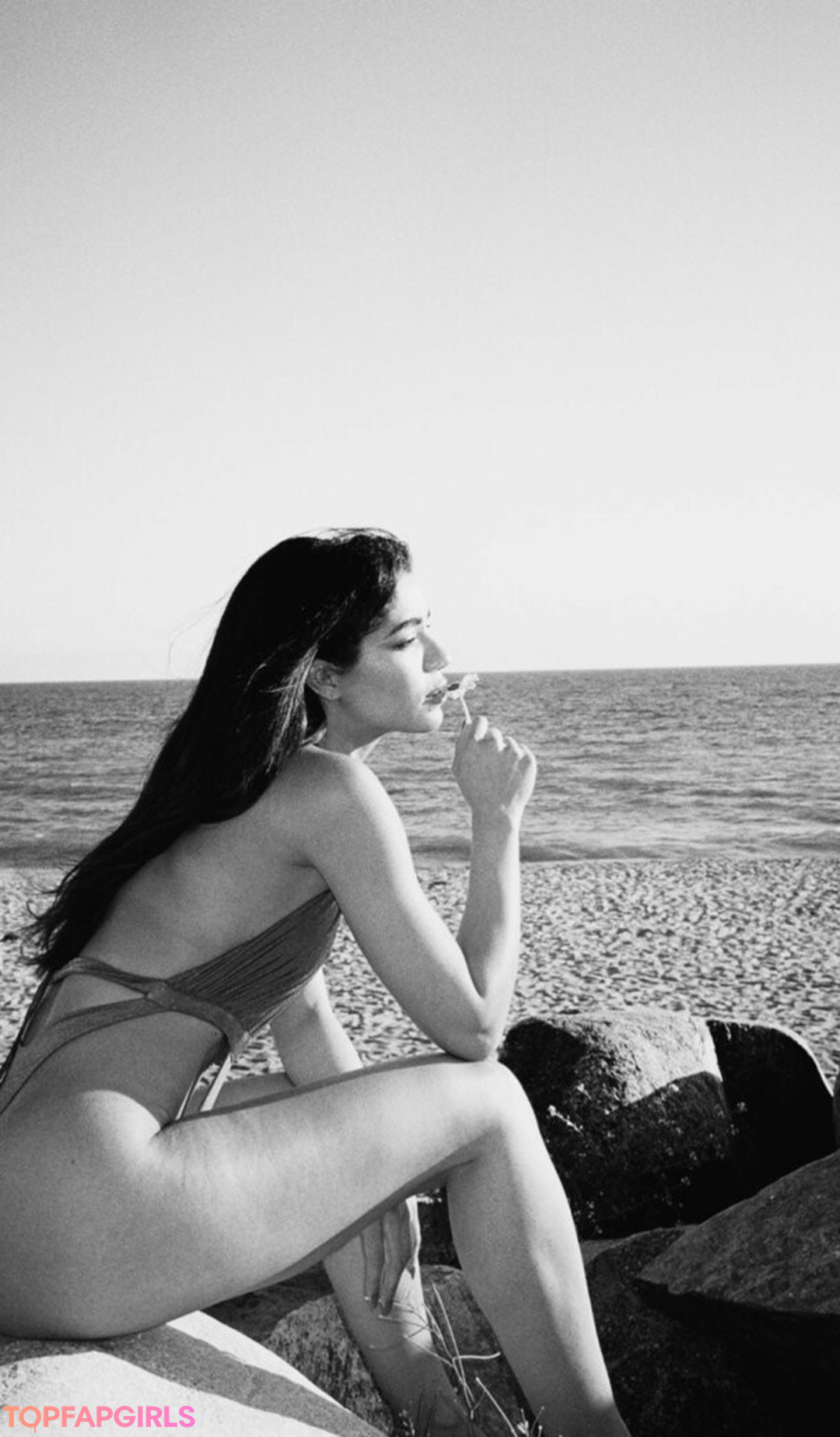 Foto desnuda filtrada de OnlyFans de Yovanna Ventura #386 Foto desnuda filtrada de OnlyFans de Yovanna Ventura #386