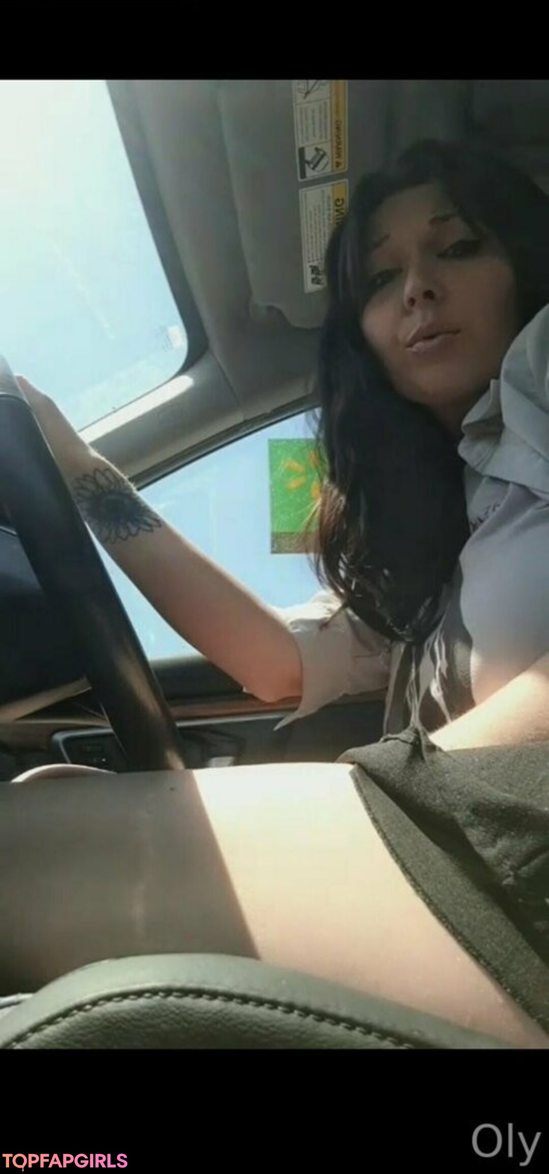 Foto desnuda filtrada de OnlyFans de Youcancallmeoly #74 Foto desnuda filtrada de OnlyFans de Youcancallmeoly #74