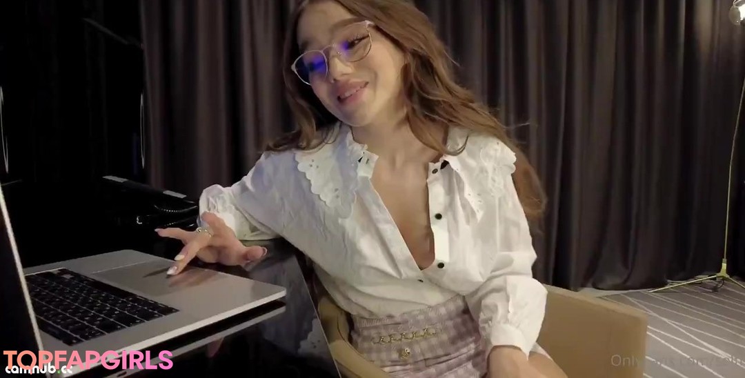 Foto desnuda filtrada de OnlyFans de Seltin Sweety #100 Foto desnuda filtrada de OnlyFans de Seltin Sweety #100