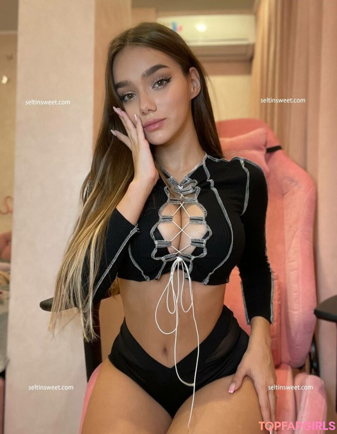 Foto desnuda filtrada de OnlyFans de Seltin Sweety #301 Foto desnuda filtrada de OnlyFans de Seltin Sweety #301