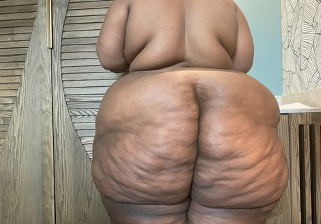 Foto desnuda filtrada de OnlyFans de South African Thick