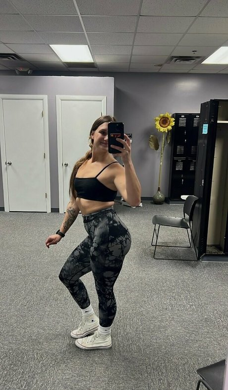 Foto desnuda filtrada de OnlyFans de Raesingthebar