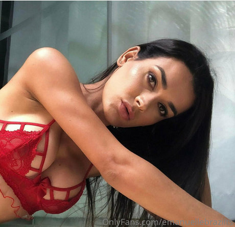 Foto desnuda filtrada de OnlyFans de Emanuellebrazilts