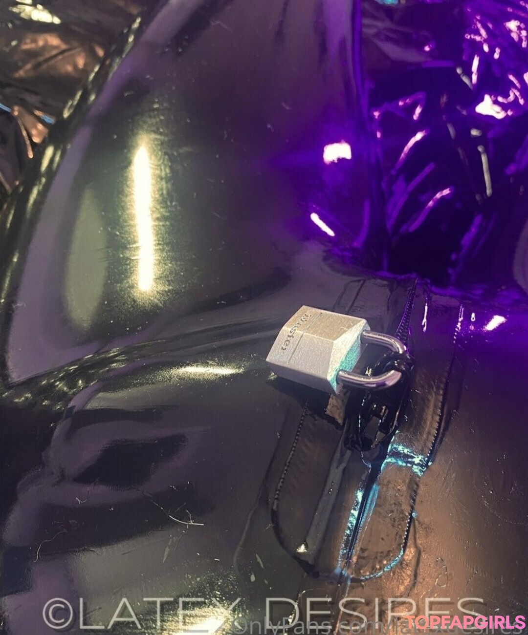 Foto desnuda filtrada de OnlyFans de Latexdesires #101 Foto desnuda filtrada de OnlyFans de Latexdesires #101