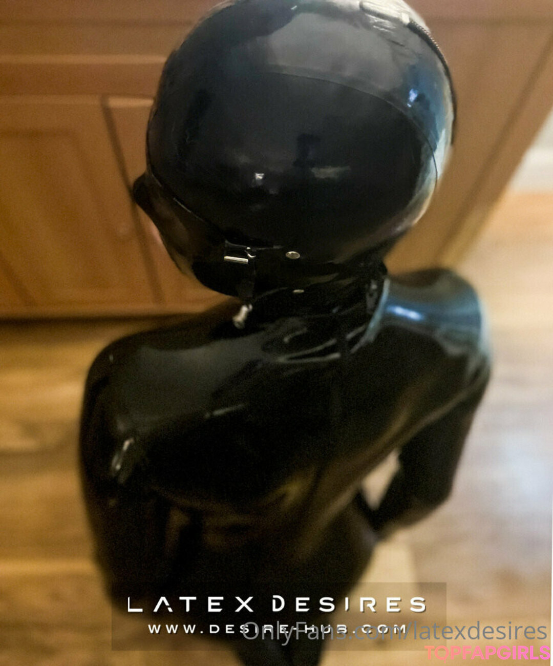 Foto desnuda filtrada de OnlyFans de Latexdesires #122 Foto desnuda filtrada de OnlyFans de Latexdesires #122