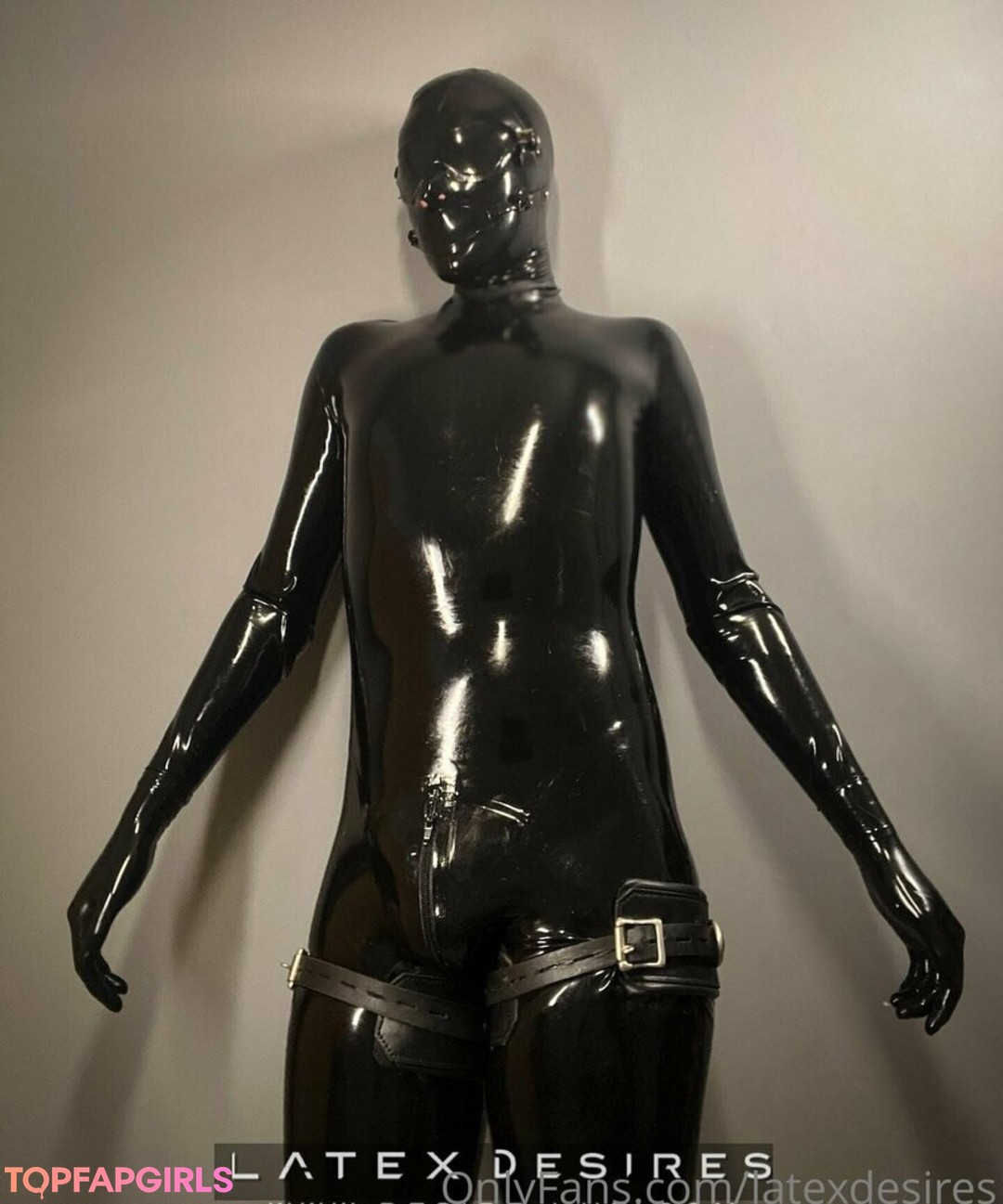Foto desnuda filtrada de OnlyFans de Latexdesires #252 Foto desnuda filtrada de OnlyFans de Latexdesires #252