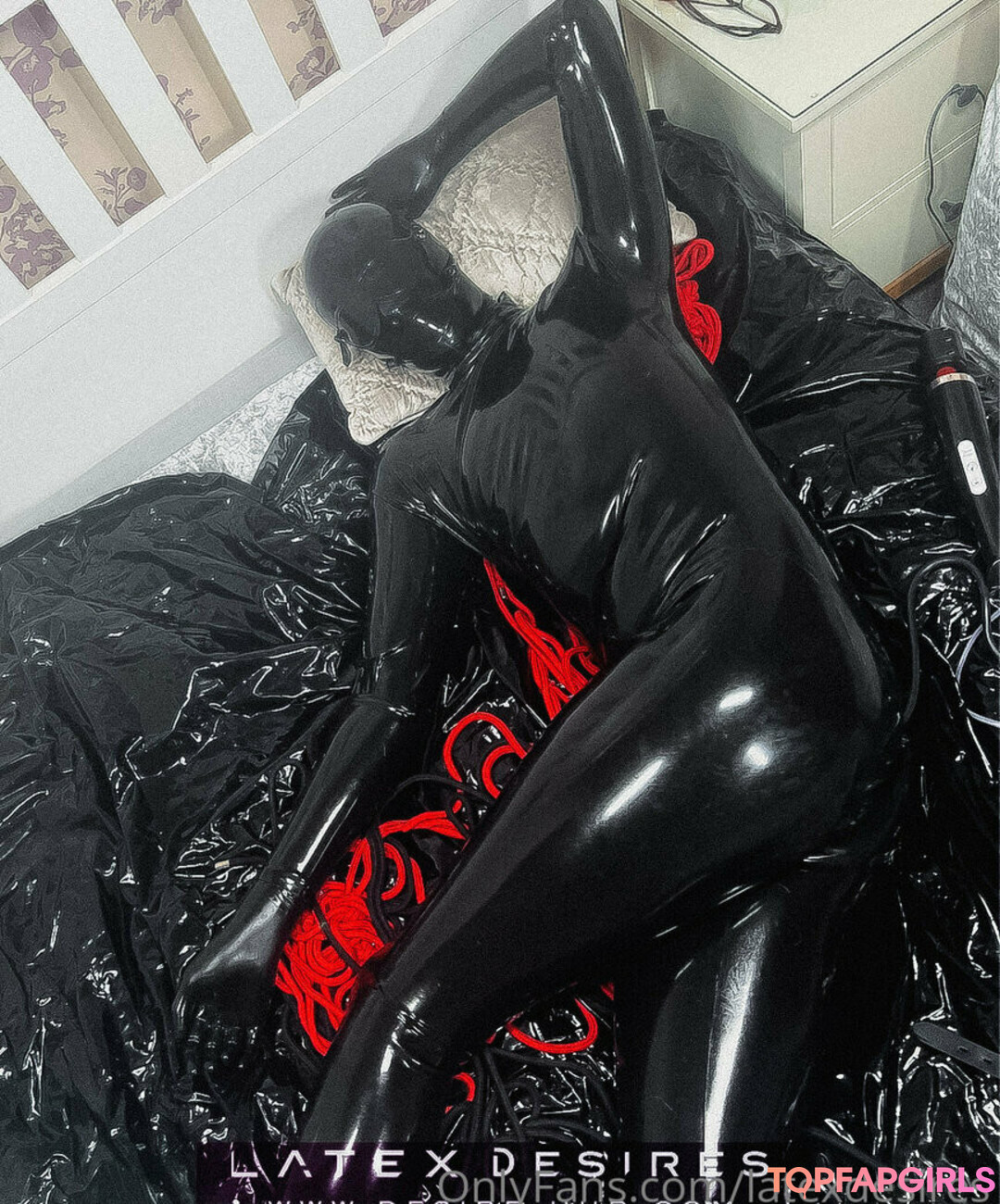 Foto desnuda filtrada de OnlyFans de Latexdesires #265 Foto desnuda filtrada de OnlyFans de Latexdesires #265