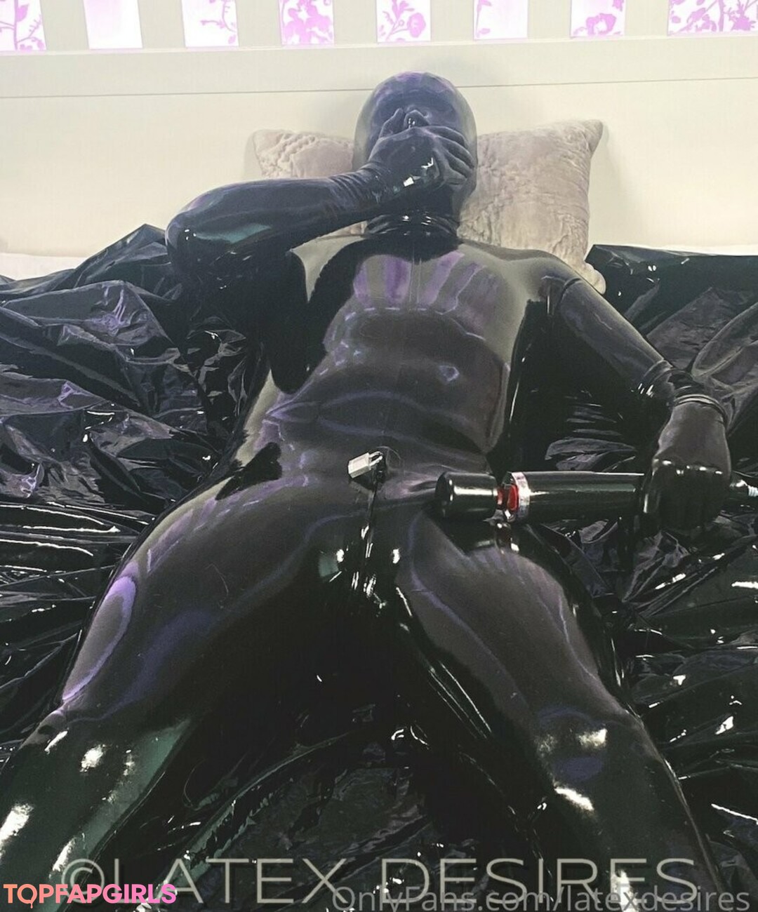 Foto desnuda filtrada de OnlyFans de Latexdesires #90 Foto desnuda filtrada de OnlyFans de Latexdesires #90