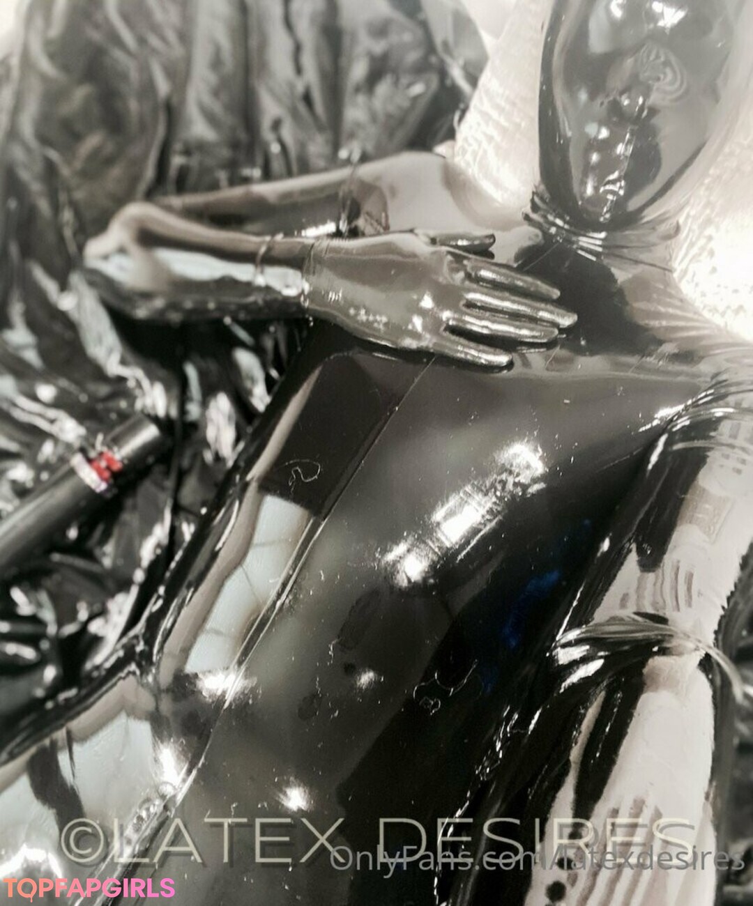 Foto desnuda filtrada de OnlyFans de Latexdesires #92 Foto desnuda filtrada de OnlyFans de Latexdesires #92