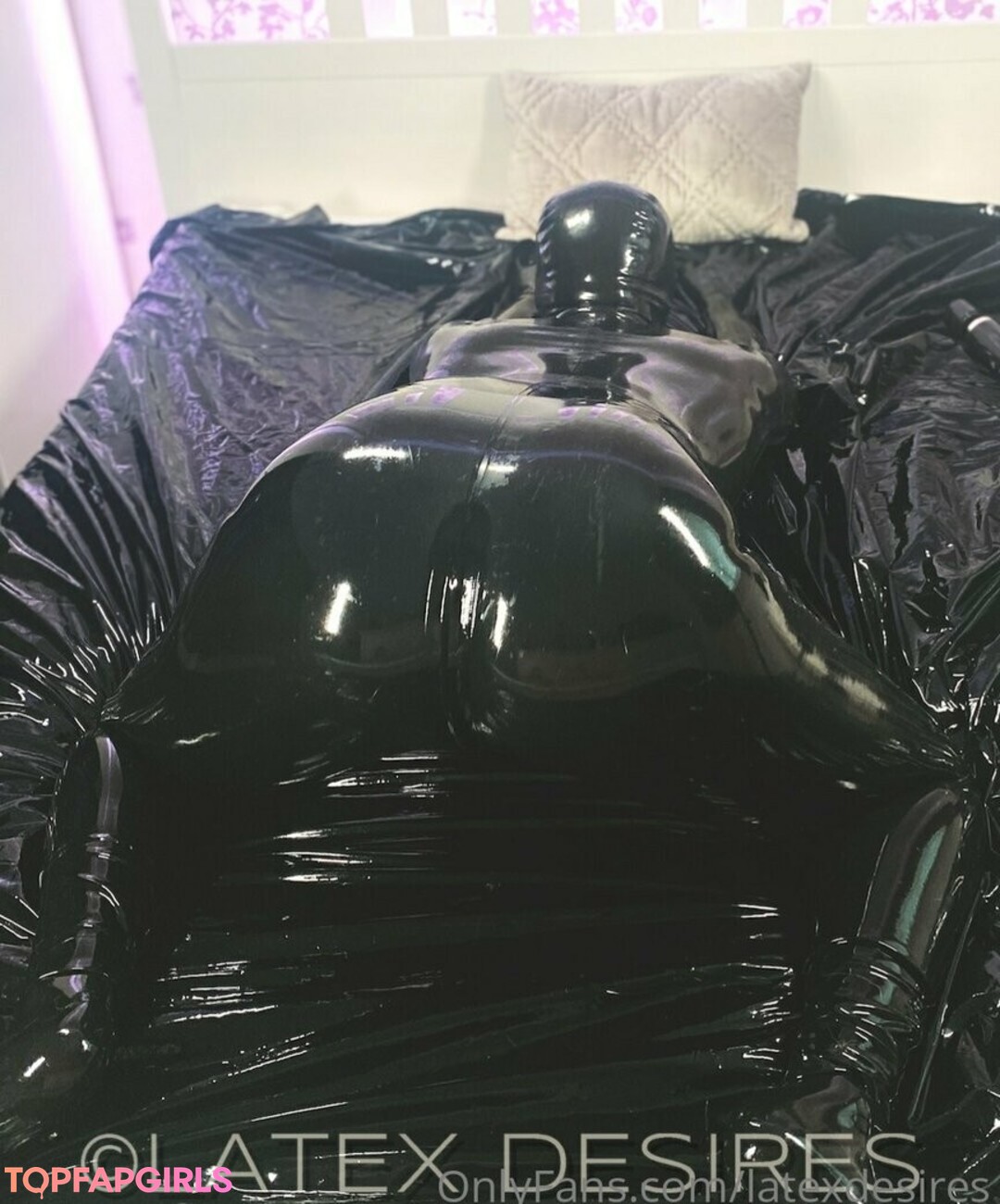 Foto desnuda filtrada de OnlyFans de Latexdesires #99 Foto desnuda filtrada de OnlyFans de Latexdesires #99