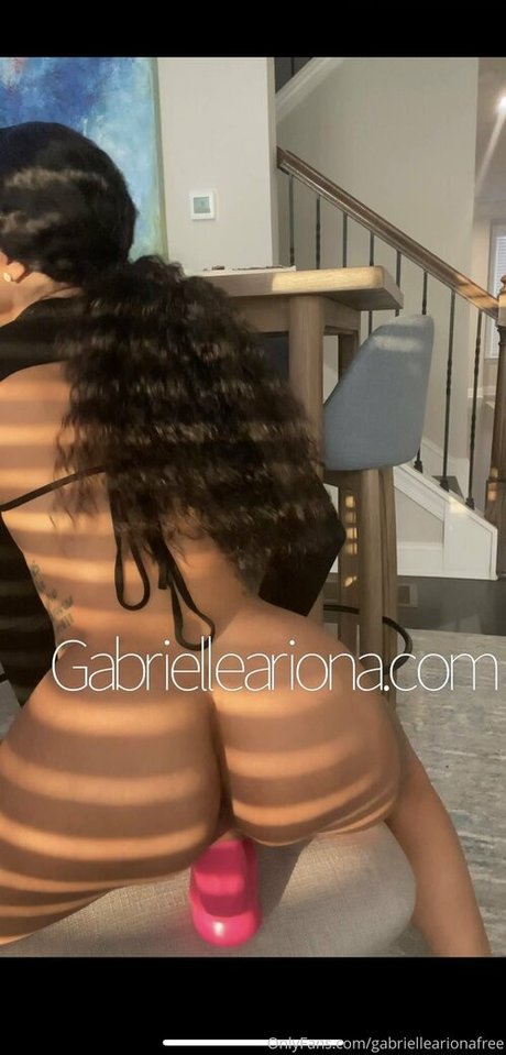 Foto desnuda filtrada de OnlyFans de Gabriellearionafree