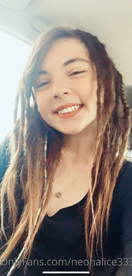 Foto desnuda filtrada de OnlyFans de Neonalice333