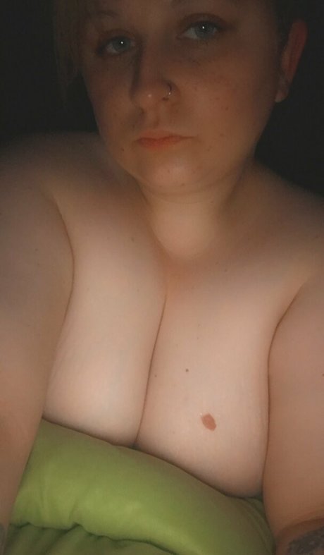 Foto desnuda filtrada de OnlyFans de Funsizebaby1991