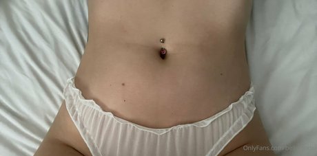 Foto desnuda filtrada de OnlyFans de Bellymodel