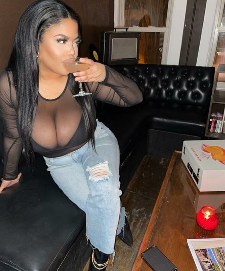 Foto desnuda filtrada de OnlyFans de Gabrielle Logan