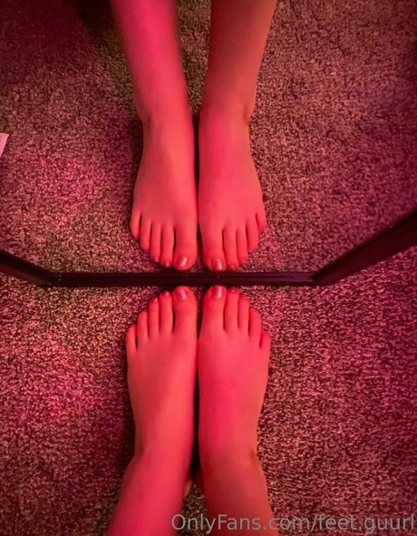 Feetguurl
