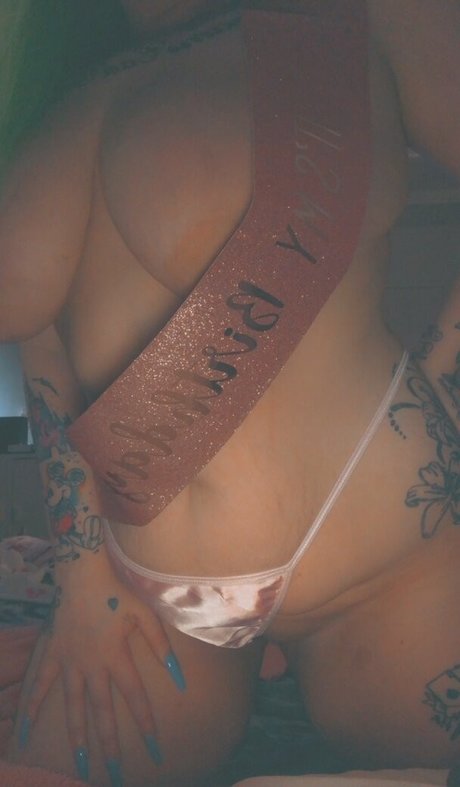 Foto desnuda filtrada de OnlyFans de Welshbarbiedolly