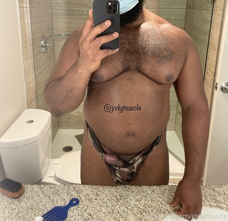 Foto desnuda filtrada de OnlyFans de Jodymuscle