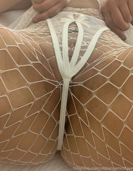 Foto desnuda filtrada de OnlyFans de Siciliansammilove