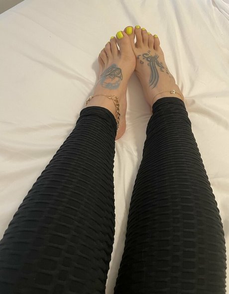Foto desnuda filtrada de OnlyFans de Servingfet