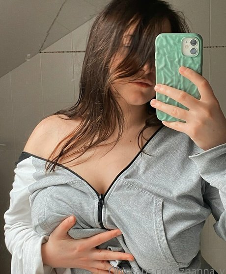 Foto desnuda filtrada de OnlyFans de Zhannav