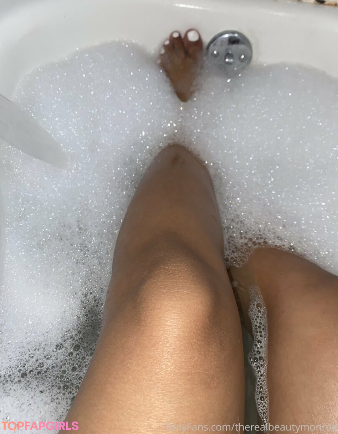 Foto desnuda filtrada de OnlyFans de Therealbeautymonroe #4 Foto desnuda filtrada de OnlyFans de Therealbeautymonroe #4