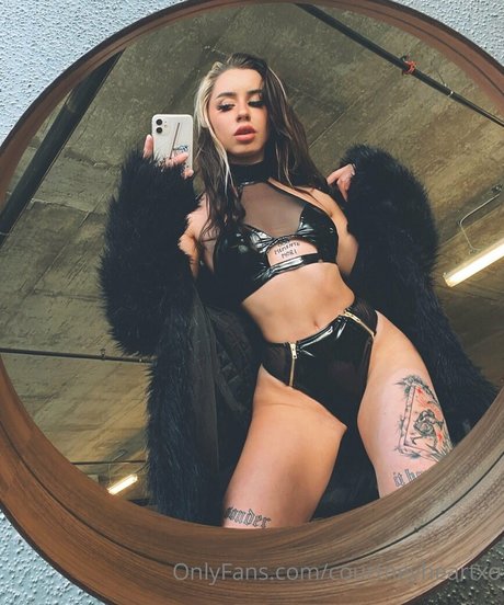 Foto desnuda filtrada de OnlyFans de Courtneyheartxo