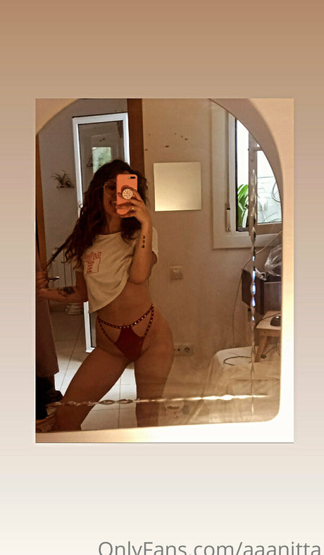 Foto desnuda filtrada de OnlyFans de Aaanitta