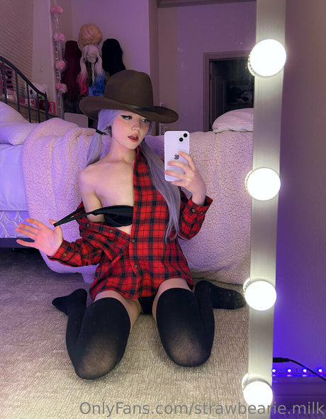 Foto desnuda filtrada de OnlyFans de Strawbeariemilk