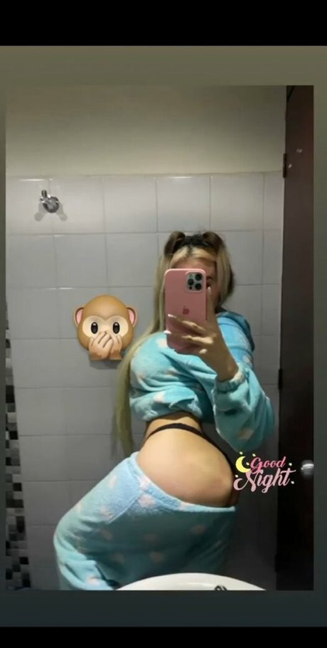 Foto desnuda filtrada de OnlyFans de Sharonnikoll07