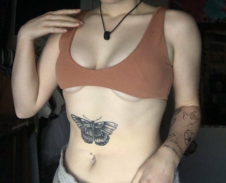 Foto desnuda filtrada de OnlyFans de Veeginas