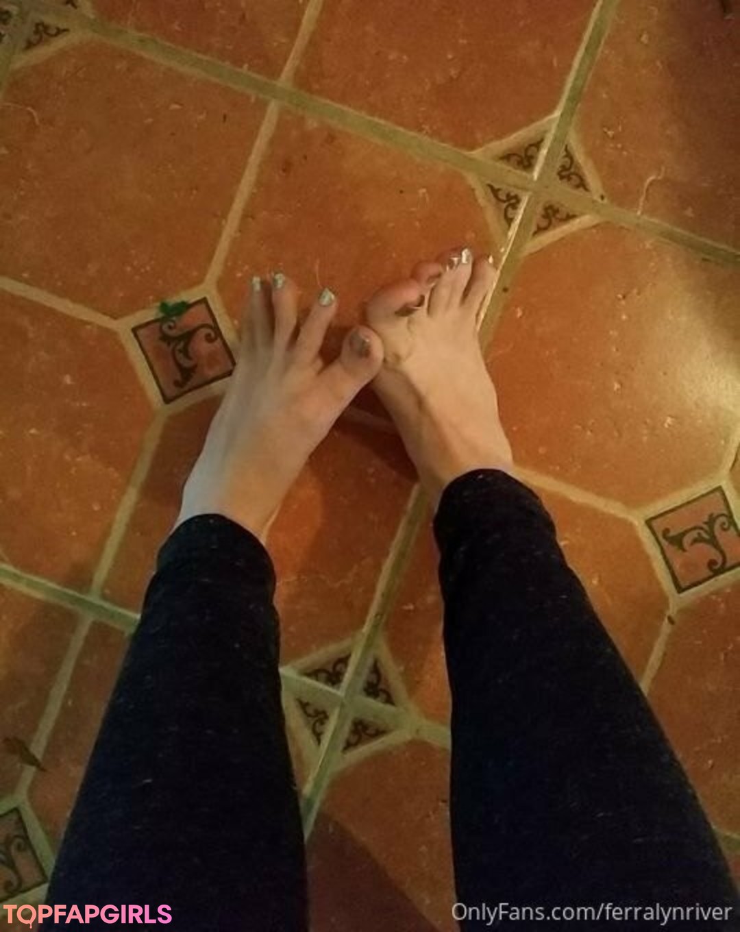 Foto desnuda filtrada de OnlyFans de Ferralynriver #121 Foto desnuda filtrada de OnlyFans de Ferralynriver #121