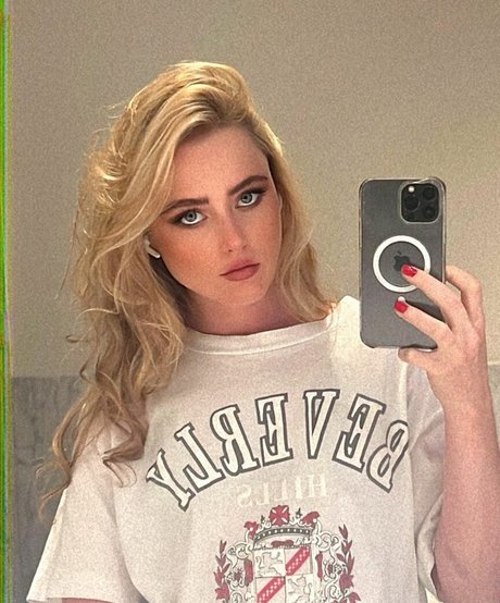 Foto desnuda filtrada de OnlyFans de Kathryn Newton