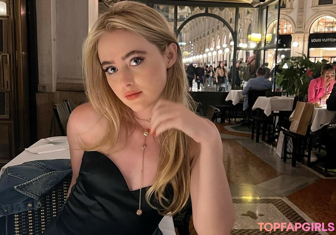 Foto desnuda filtrada de OnlyFans de Kathryn Newton #21 Foto desnuda filtrada de OnlyFans de Kathryn Newton #21