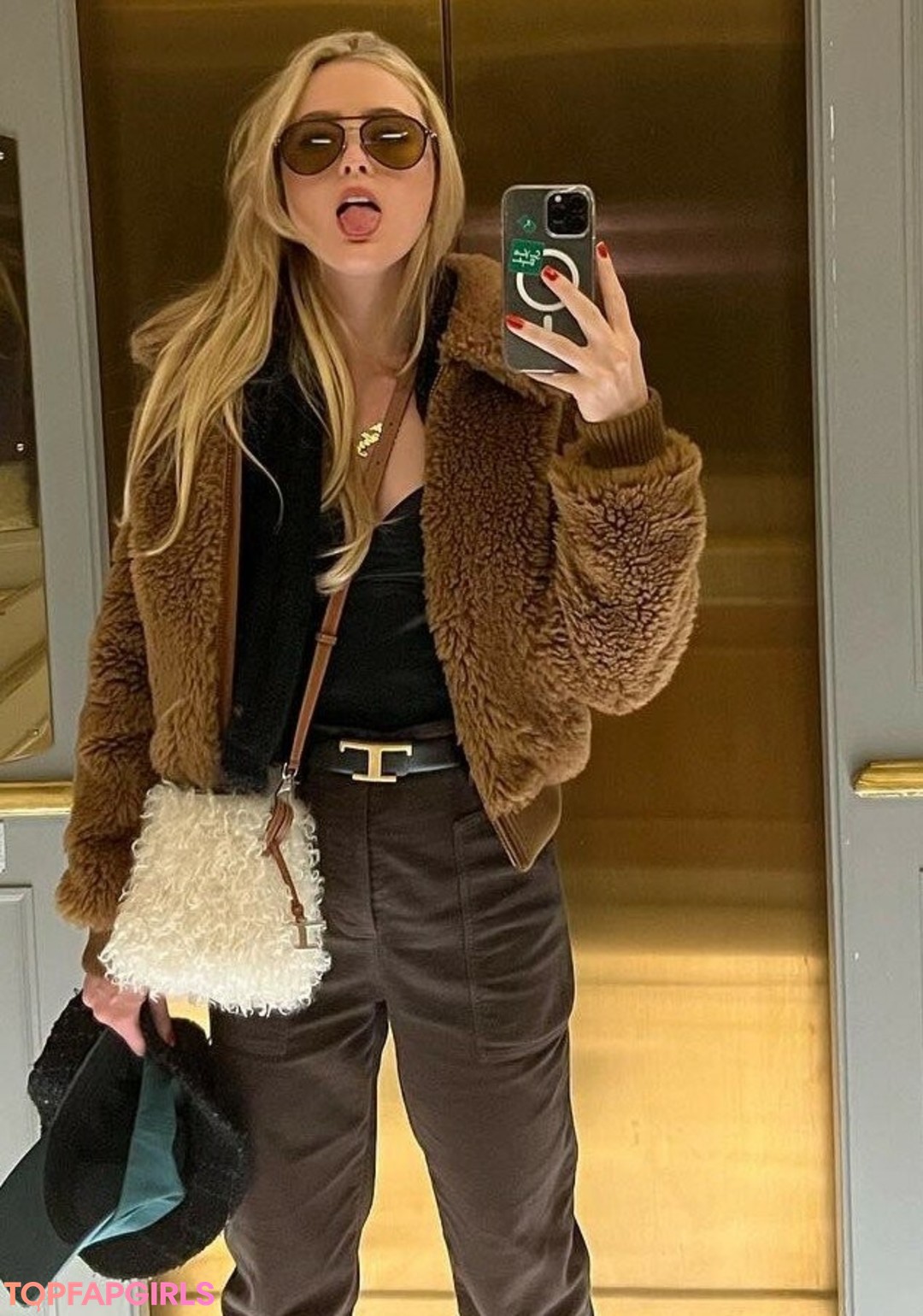 Foto desnuda filtrada de OnlyFans de Kathryn Newton #25 Foto desnuda filtrada de OnlyFans de Kathryn Newton #25