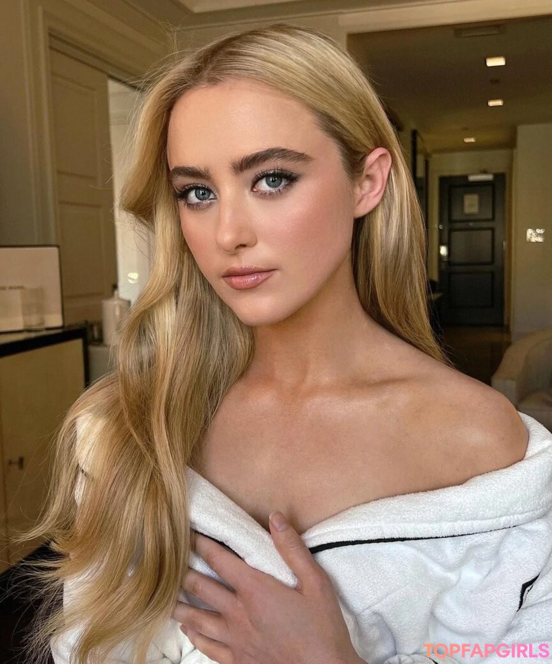 Foto desnuda filtrada de OnlyFans de Kathryn Newton #43 Foto desnuda filtrada de OnlyFans de Kathryn Newton #43