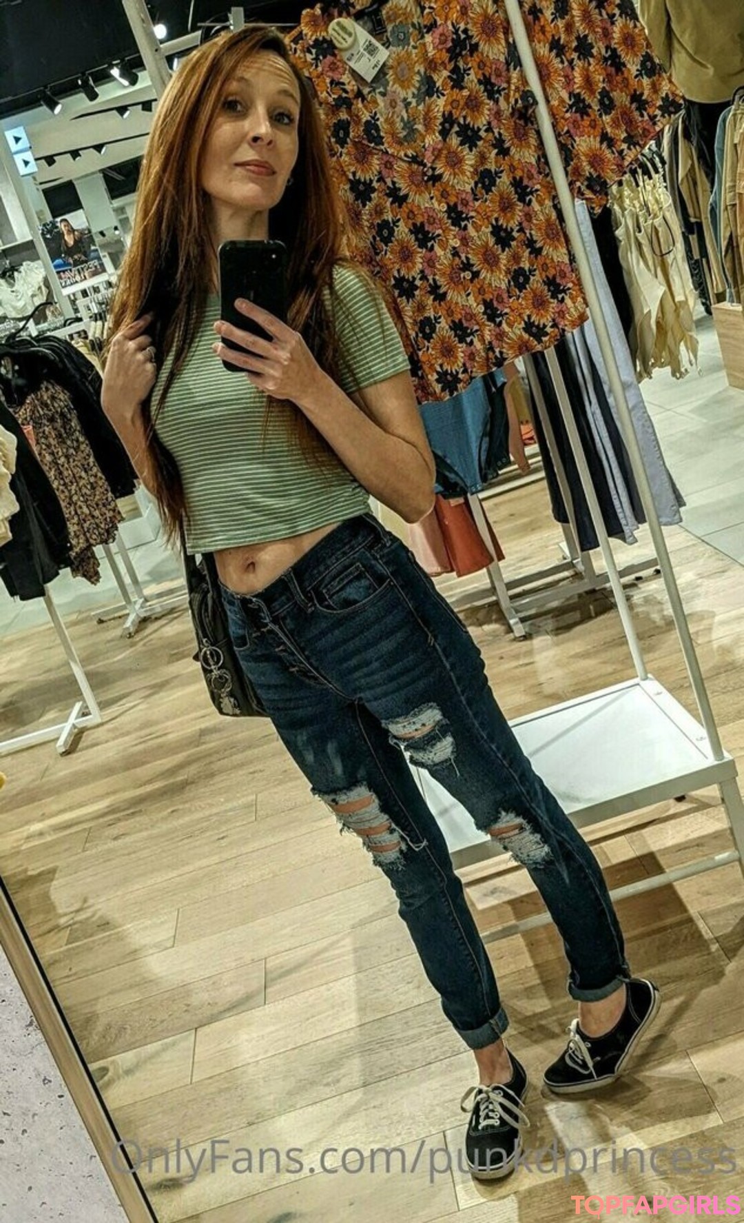 Foto desnuda filtrada de OnlyFans de Punkdprincess #266 Foto desnuda filtrada de OnlyFans de Punkdprincess #266