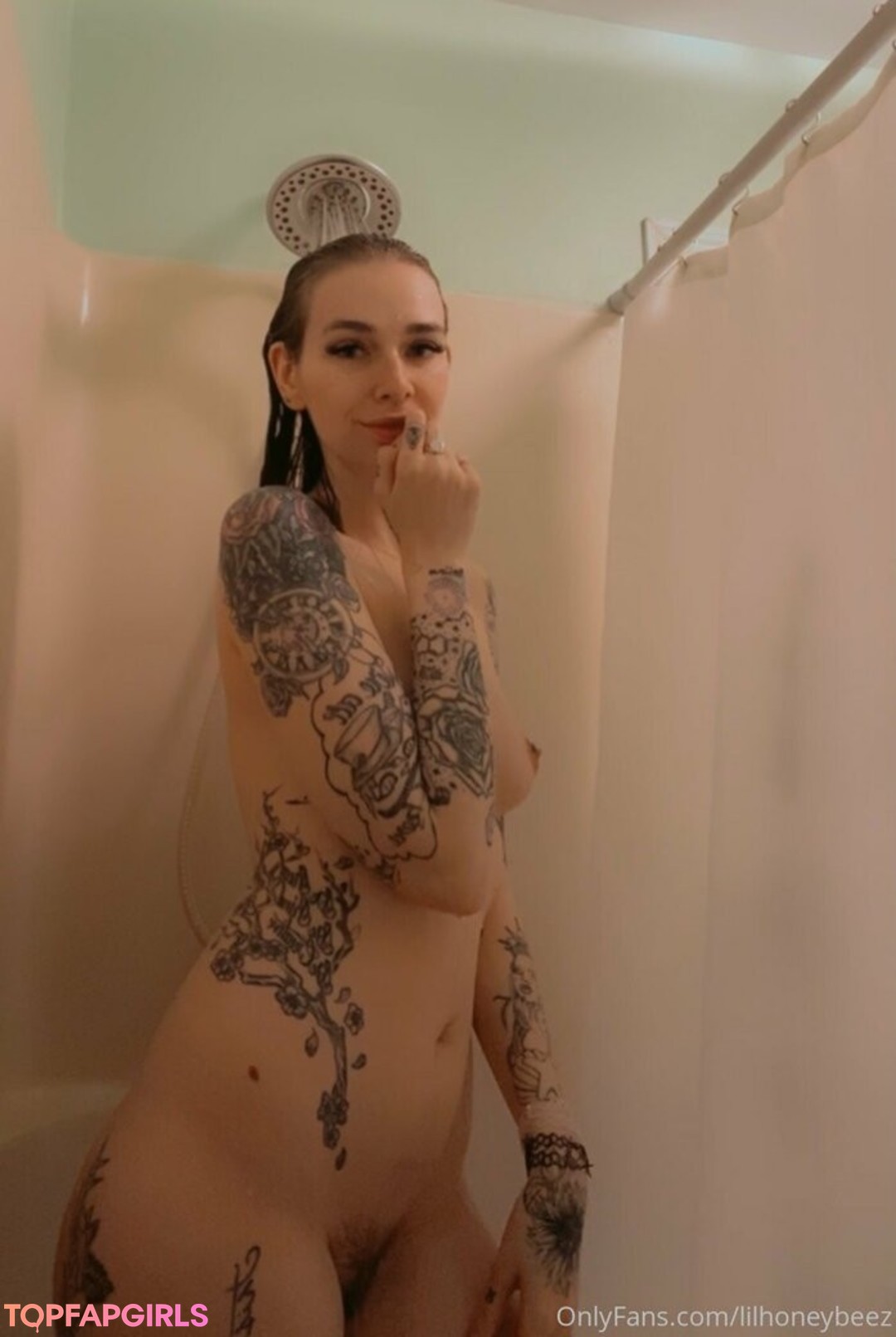 Foto desnuda filtrada de OnlyFans de Lilhoneybeez #48 Foto desnuda filtrada de OnlyFans de Lilhoneybeez #48