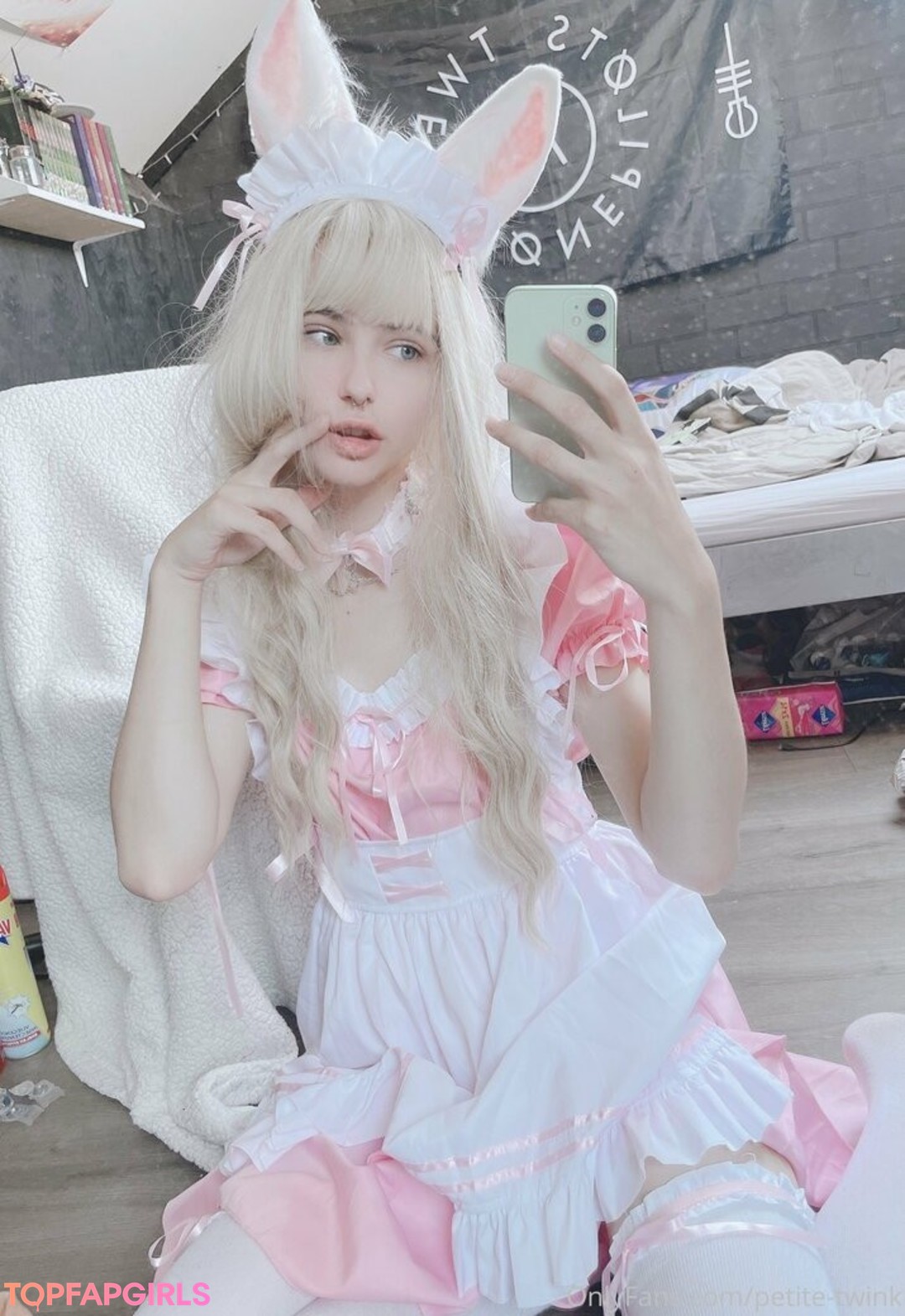 Foto desnuda filtrada de OnlyFans de Petitetwink #143 Foto desnuda filtrada de OnlyFans de Petitetwink #143