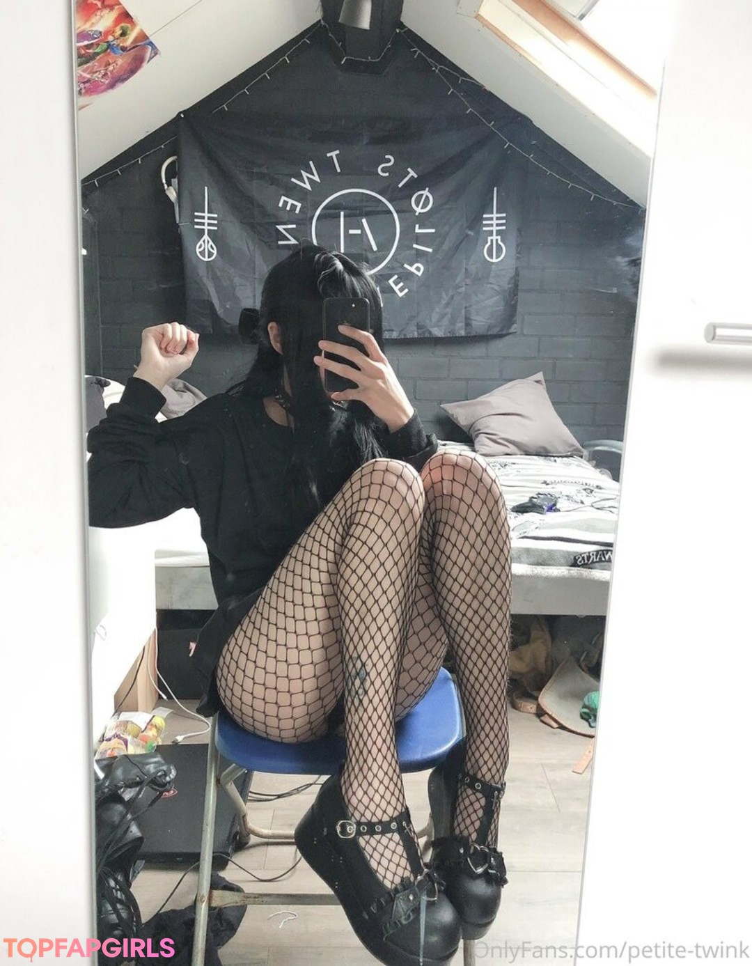 Foto desnuda filtrada de OnlyFans de Petitetwink #34 Foto desnuda filtrada de OnlyFans de Petitetwink #34