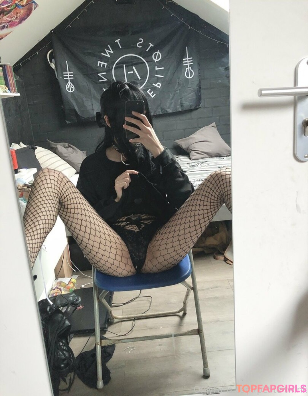 Foto desnuda filtrada de OnlyFans de Petitetwink #37 Foto desnuda filtrada de OnlyFans de Petitetwink #37