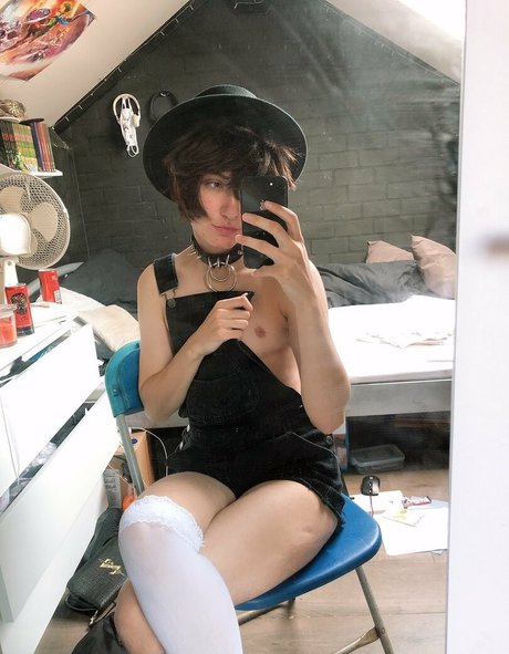 Petite-twink