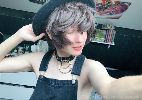 Petite-twink