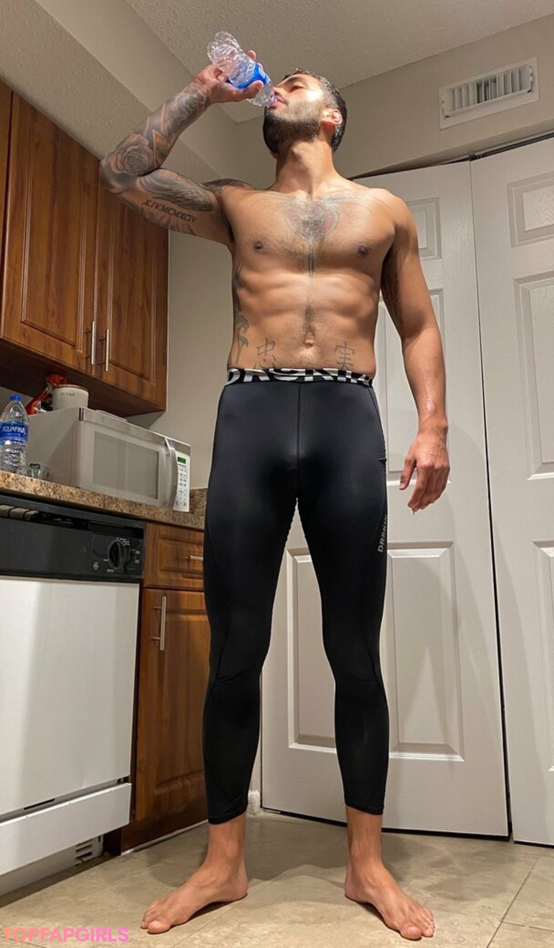 Foto desnuda filtrada de OnlyFans de Godofarches1 #312 Foto desnuda filtrada de OnlyFans de Godofarches1 #312