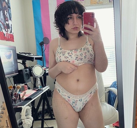 Foto desnuda filtrada de OnlyFans de Roxannerom