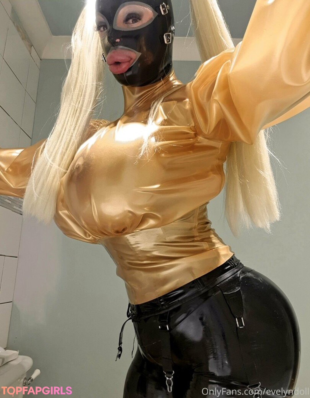 Foto desnuda filtrada de OnlyFans de Evelyndoll #301 Foto desnuda filtrada de OnlyFans de Evelyndoll #301